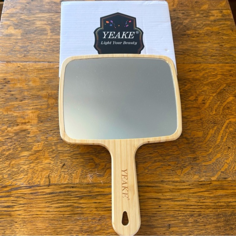 YEAKE Wooden‎ Handle Hand Mirror Natural Bamboo Salon Style Beauty Mirror